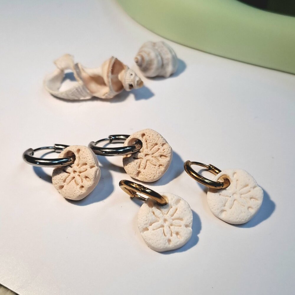 Sand dollar earrings - Picture 2 of 3